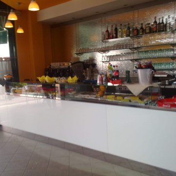 bancone da bar in legno